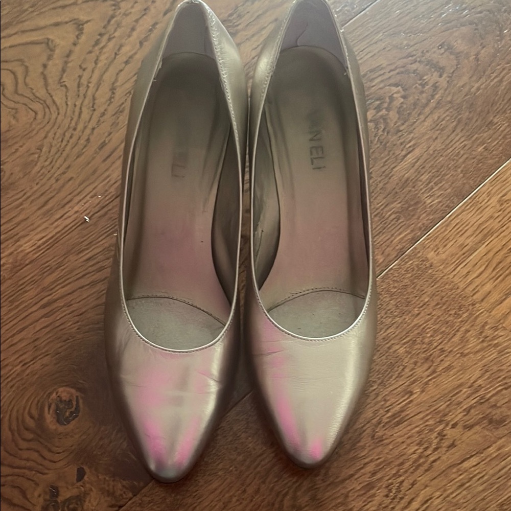 VANELi Women's Gold Pumps